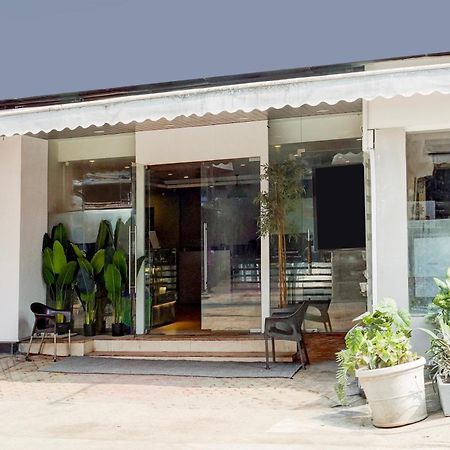 Hotel Super Townhouse Khar The Unicontinental Mumbai Exterior foto