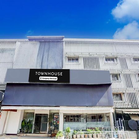 Hotel Super Townhouse Khar The Unicontinental Mumbai Exterior foto