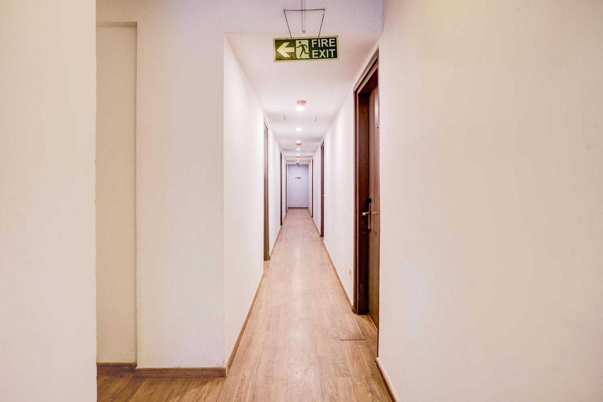 Hotel Super Townhouse Khar The Unicontinental Mumbai Exterior foto