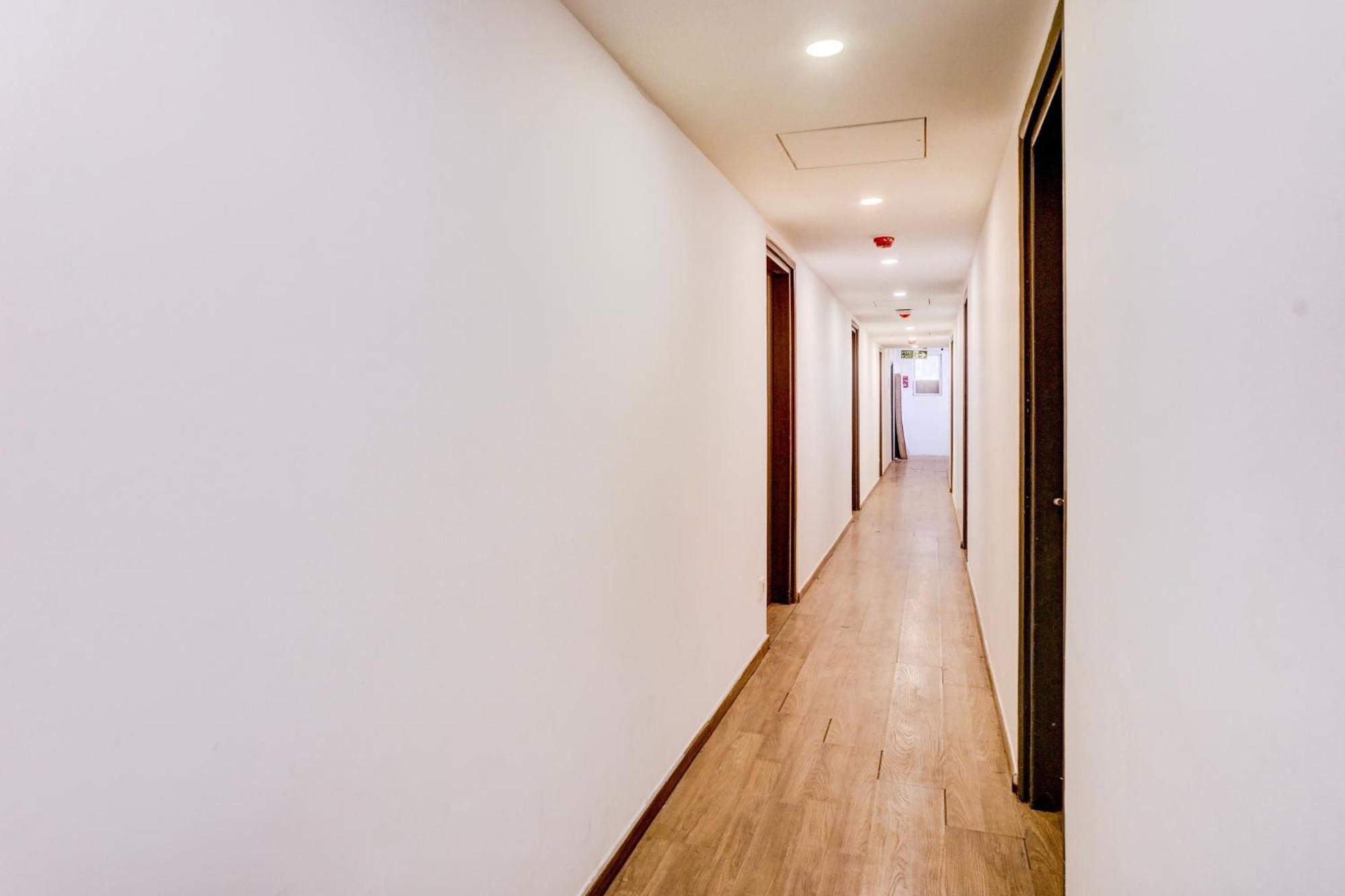 Hotel Super Townhouse Khar The Unicontinental Mumbai Exterior foto